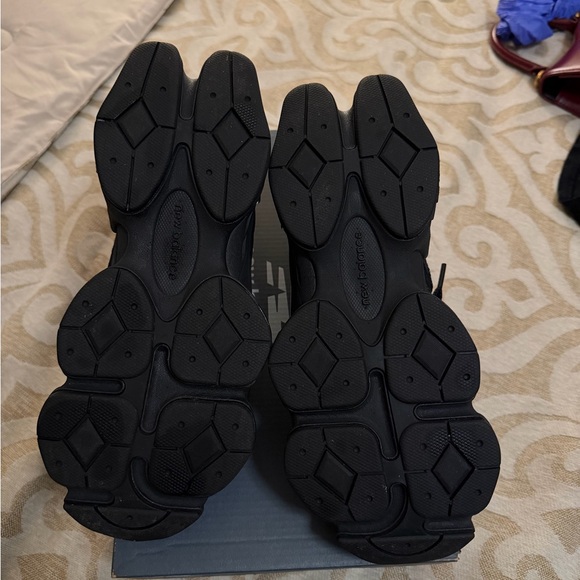 New Balance Triple Black Athletic Shoes - Picture 3 of 6